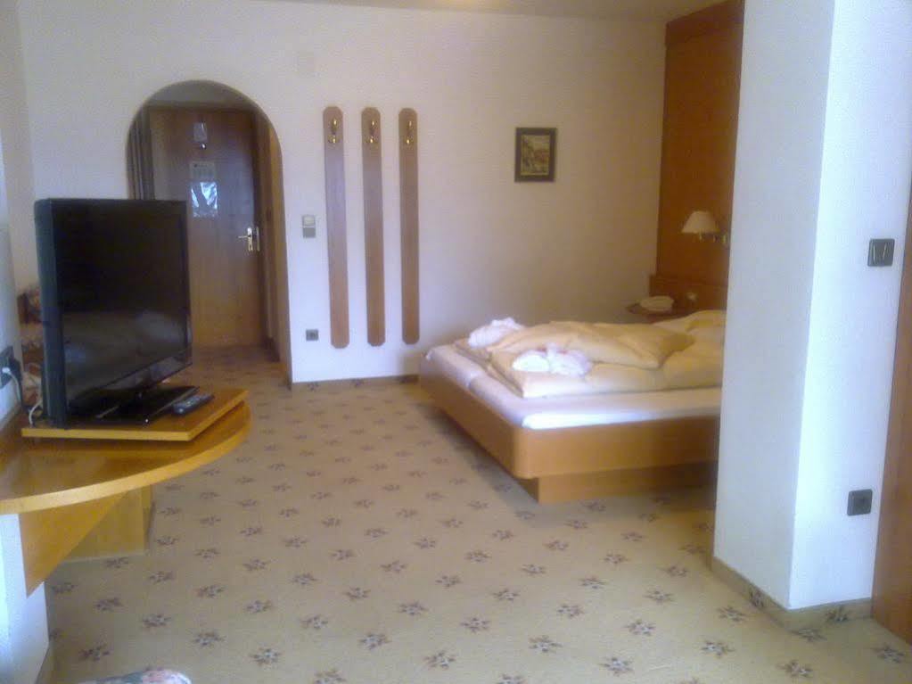 Fruehstuecks-Hotel Olympia Tirolo Extérieur photo